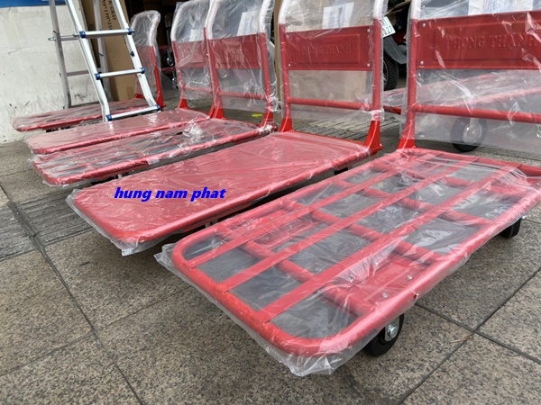 Xe đẩy hàng 4 bánh tại Đắc Nông